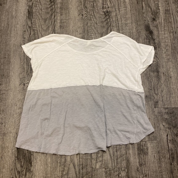 We The Free Top XS Womens Oversized Color Block Short Sleeve Gray Whiter R You - Picture 4 of 4